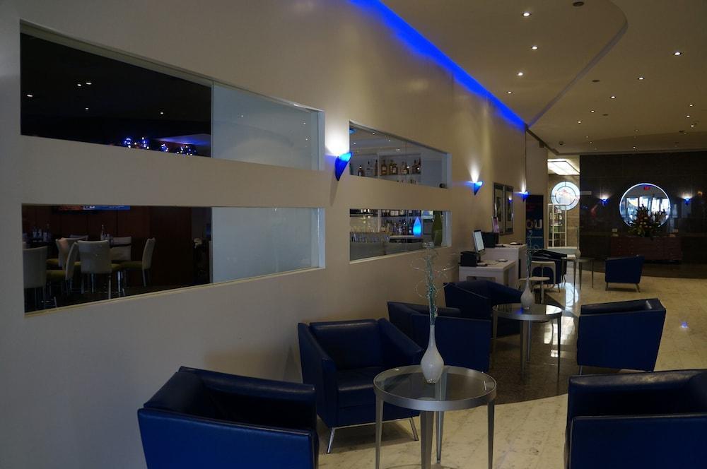 Novotel Toronto North York Экстерьер фото