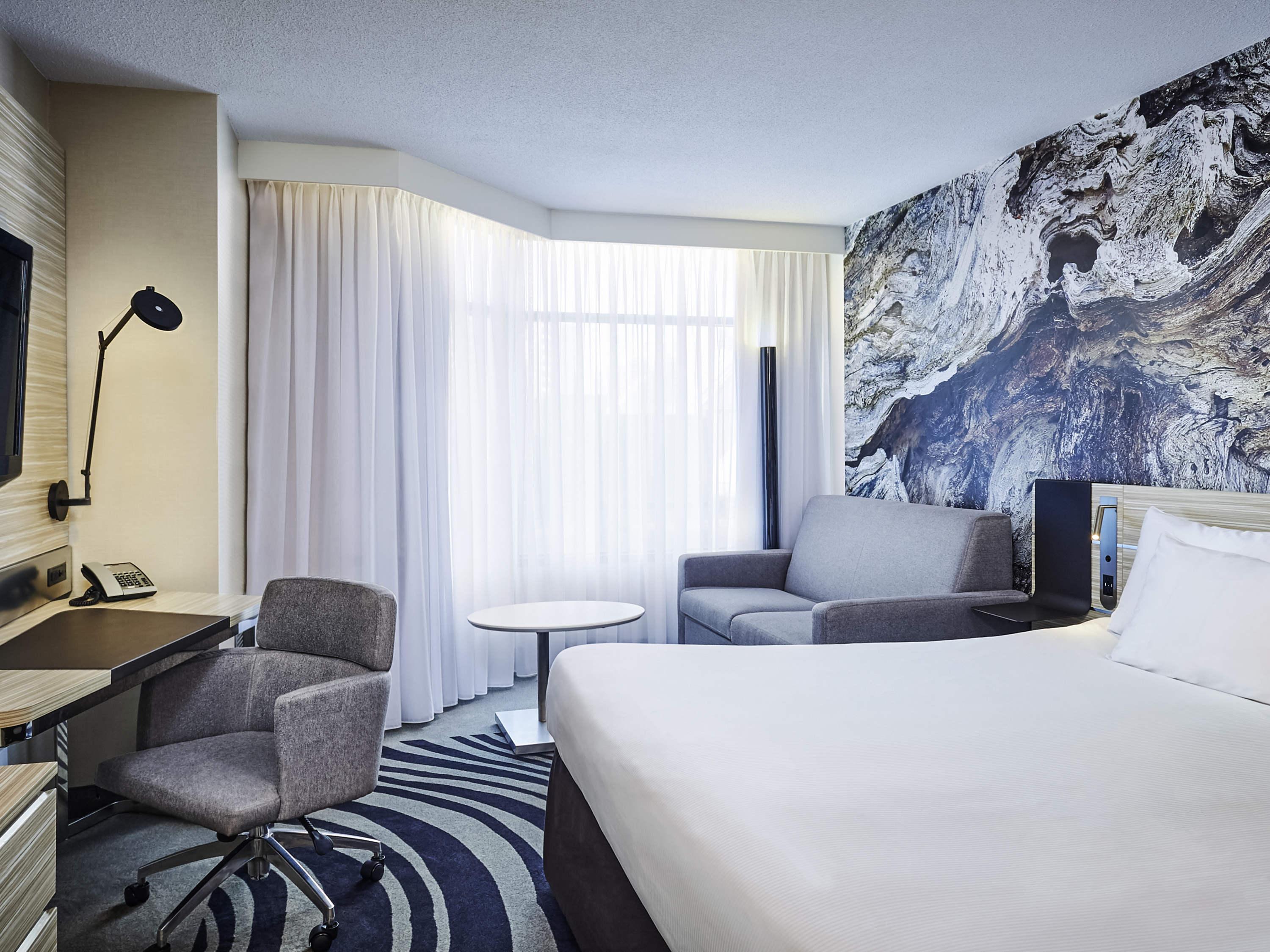 Novotel Toronto North York Экстерьер фото