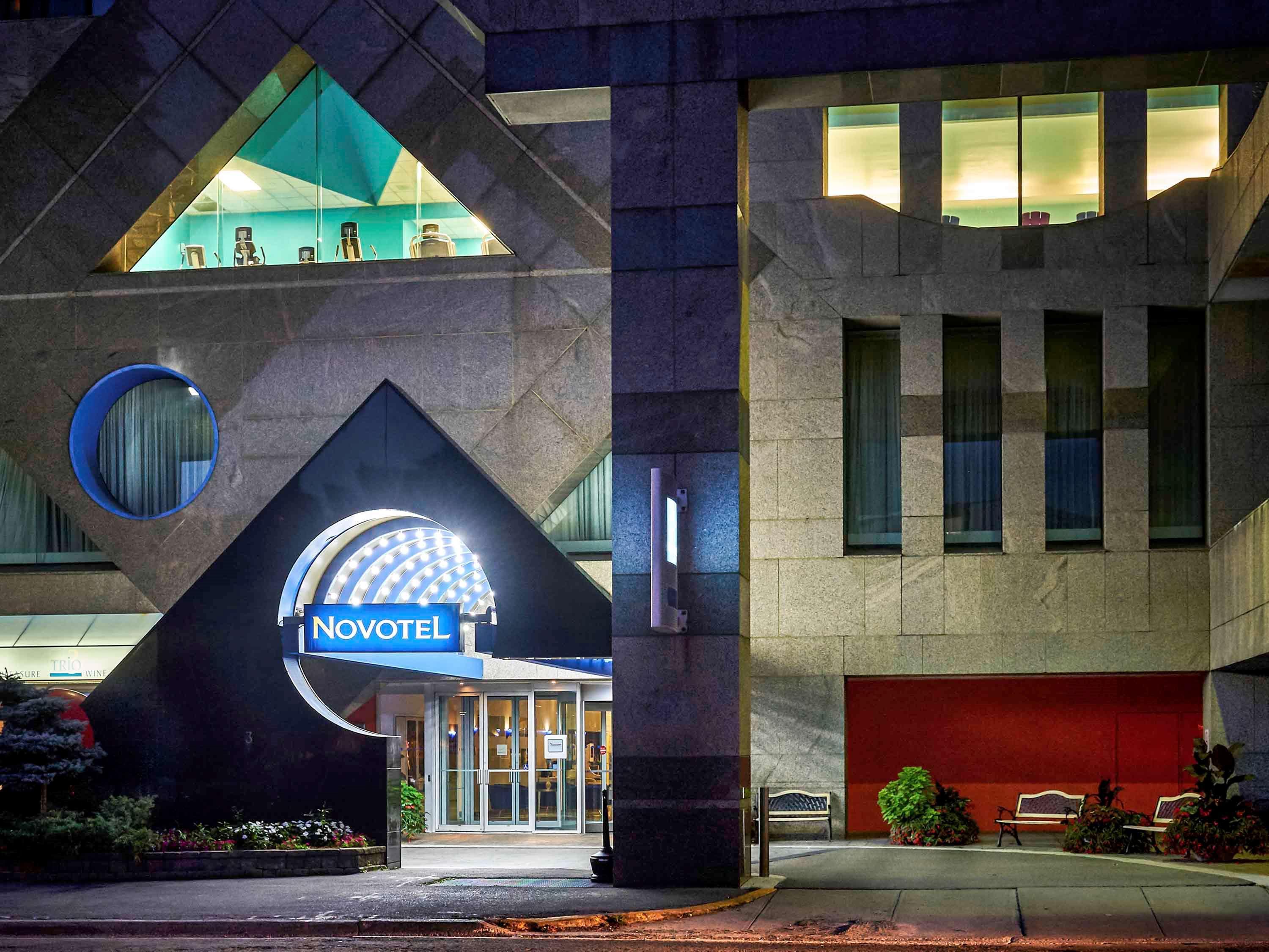 Novotel Toronto North York Экстерьер фото