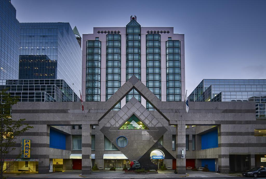 Novotel Toronto North York Экстерьер фото