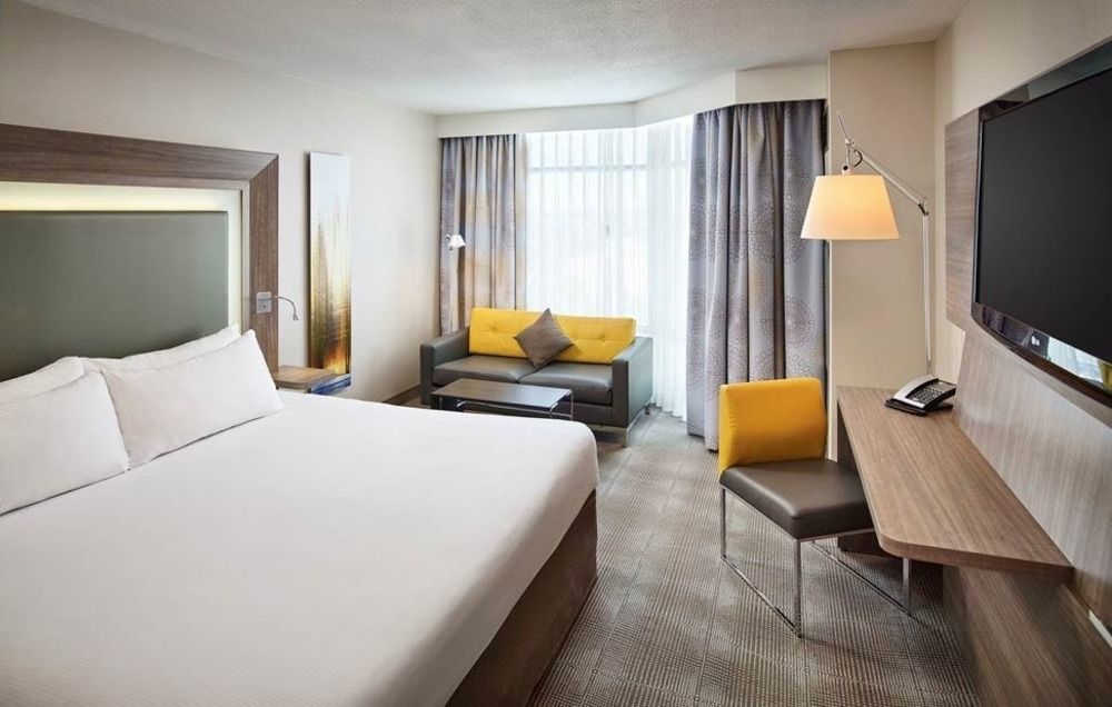 Novotel Toronto North York Экстерьер фото